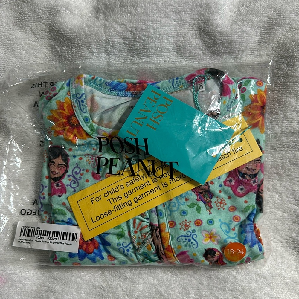 Posh peanut zippered footy
